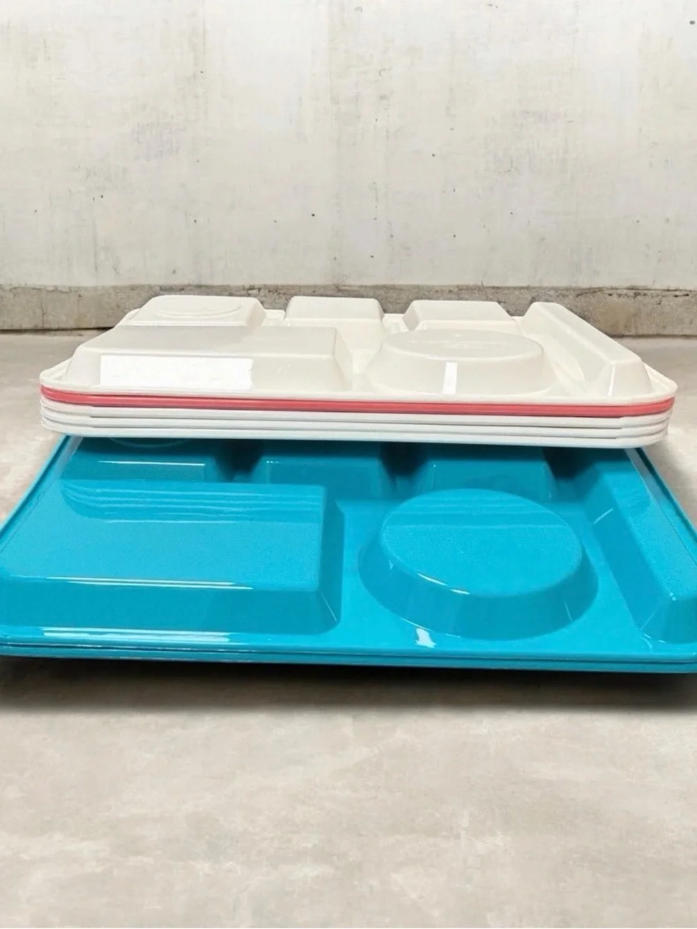 Tucker Lunch trays Compartment Set of 7- Teal & Cream and a pink